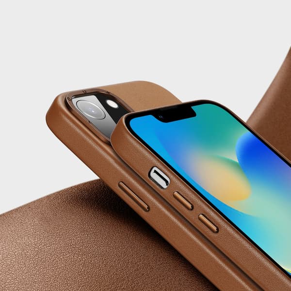 Dux Ducis Grit Läderfodral till iPhone 14 Plus Elegant Konstläderfodral (MagSafe-kompatibelt) Brun