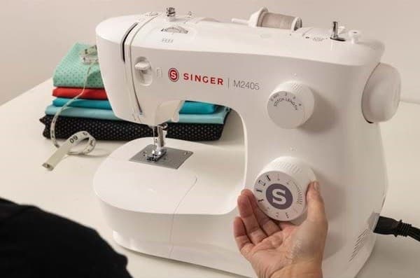 Singer M2405 symaskin
