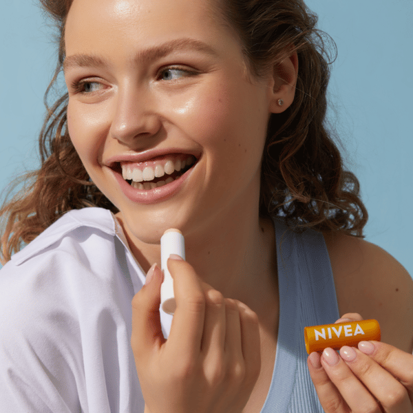 551269 NIVEA Solbeskyttelse Plejende læbepomade