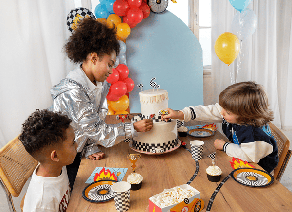 Dekorationer Cupcake toppers Biler 12 cm 4 stk.