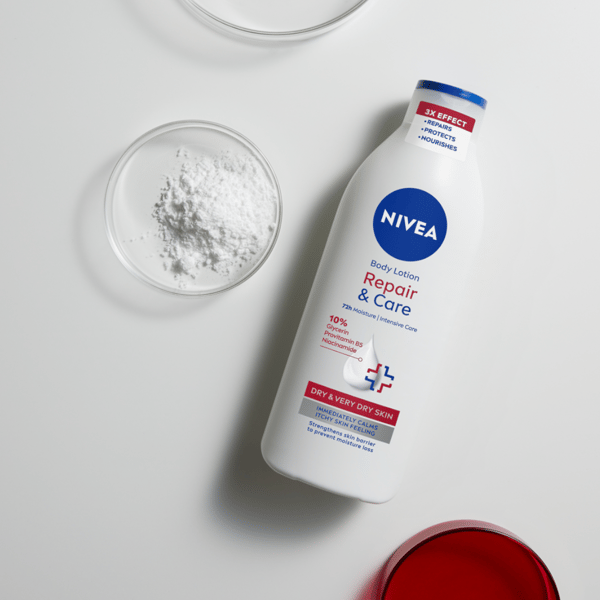 047737 NIVEA Regenererende kropsbalsam 400 ml