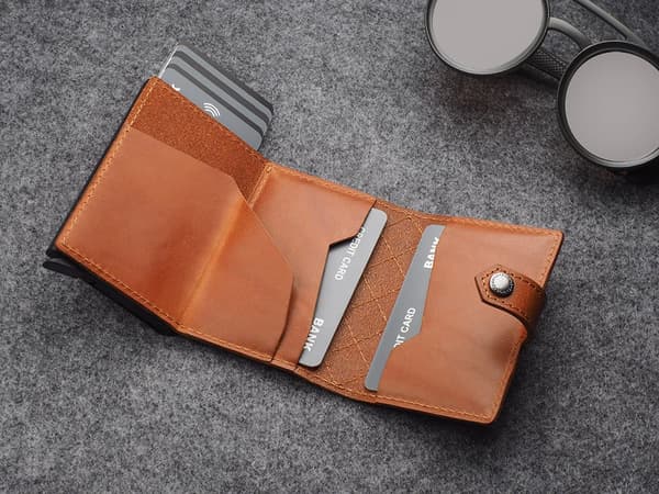 HIKER - CHIC Decor-plånbok i Nomad-konjaksgarvat läder