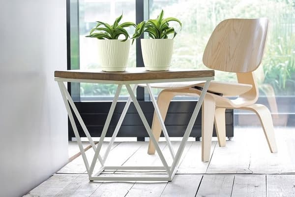 Sandvit rund plastkruka 16 cm