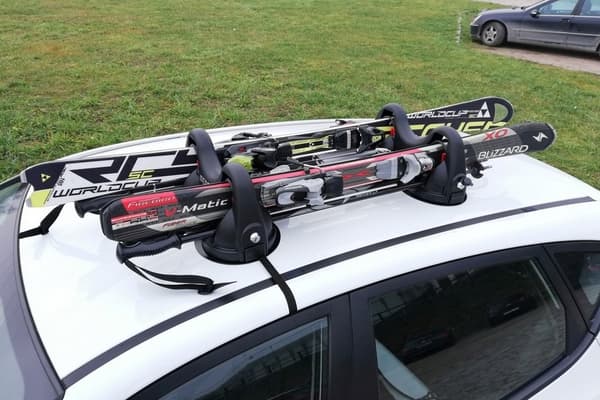 Menabo HIMALAYA magnetisk skiholder til 2 par ski + stave