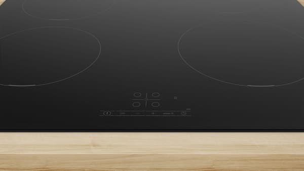 Bosch PUE611BB5E induktionshäll, 4 kokzoner, svart