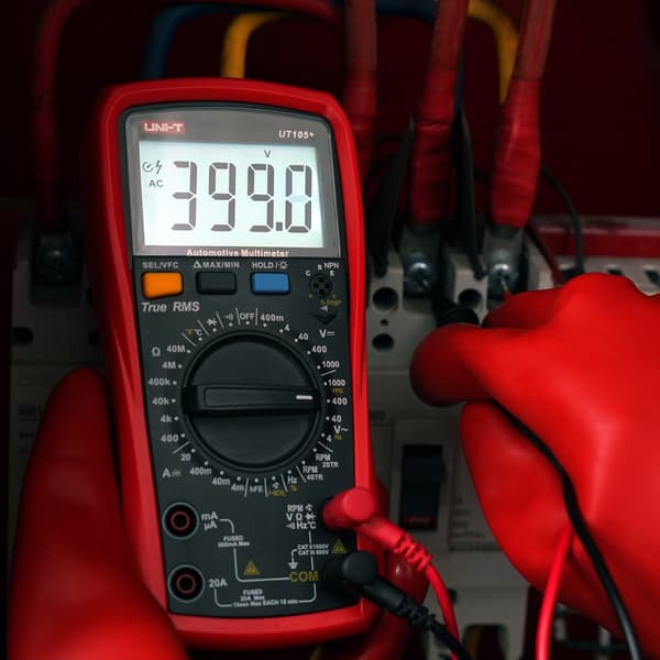 Uni-T UT105+ universaalimittari