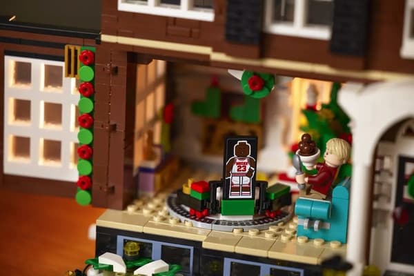 LEGO Ideas 21330 Ensam Hemma