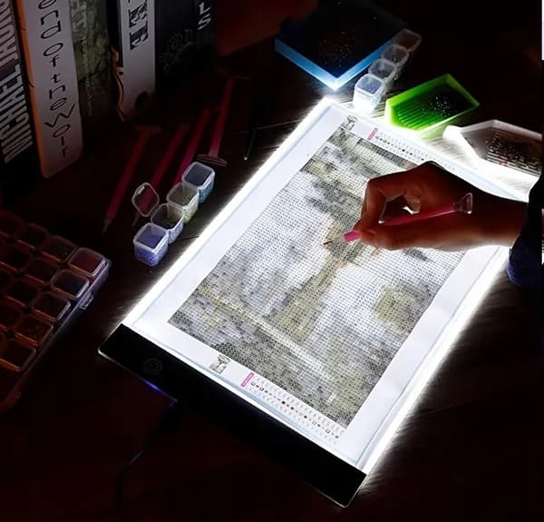 A4 LED-OPLYST SKITSETAVLE BÆRBAR TEGNETAVLE XL-VERSION