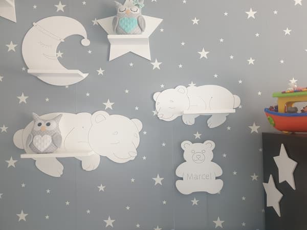 Smilende bamse-natlampe med navn