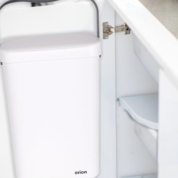 hängande vit sopkorg 10 liter
