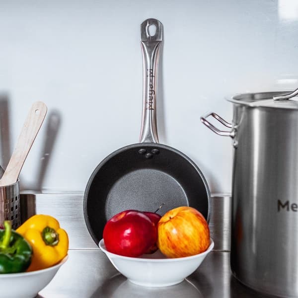 Mega-M non-stick pande 24 cm diameter