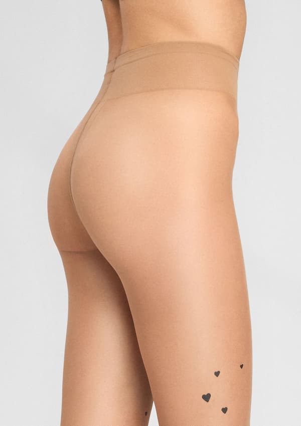 Kvindelige beige strømpebukser med romantiske sorte hjerter Allure E05 Marilyn 1/2
