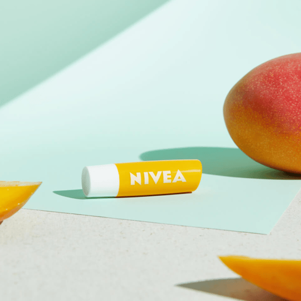 100531 NIVEA Vårdande läppbalsam Mango 4,8g