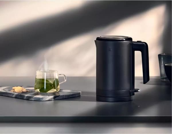 WMF KITCHENMINIS DEEP BLACK ELEKTRISK VATTENKOKARE 0,8 L MATTSVART