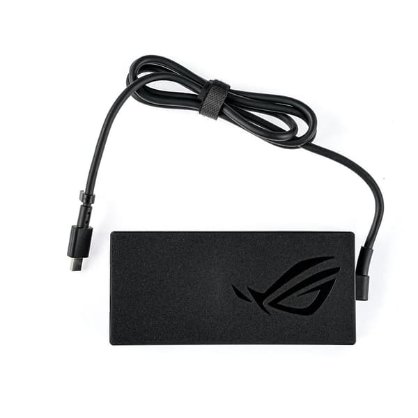 Asus AC-adapter 240W 20V 3P Kompaktkontakt C14