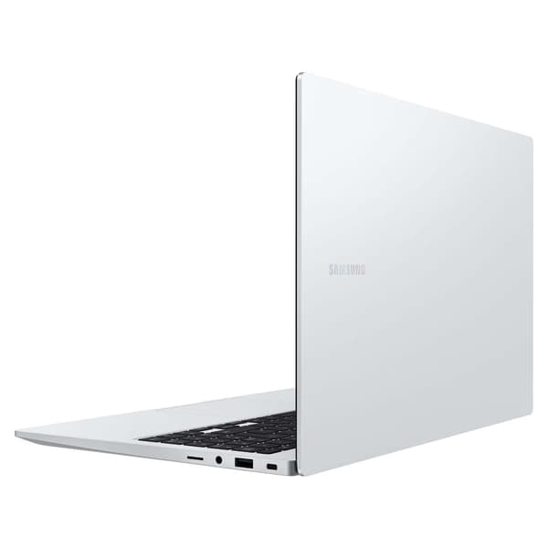Samsung Galaxy Book4 15,6\" Bærbar Computer Sølv - Som ny