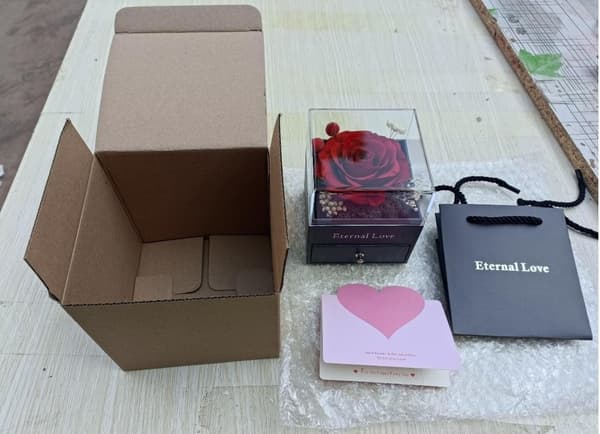 Ægte Evighedsrose og Rustfrit Hjerte Halskæde. Valentinsdag