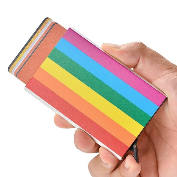 Kortholder med RFID-beskyttelse. Pop-up