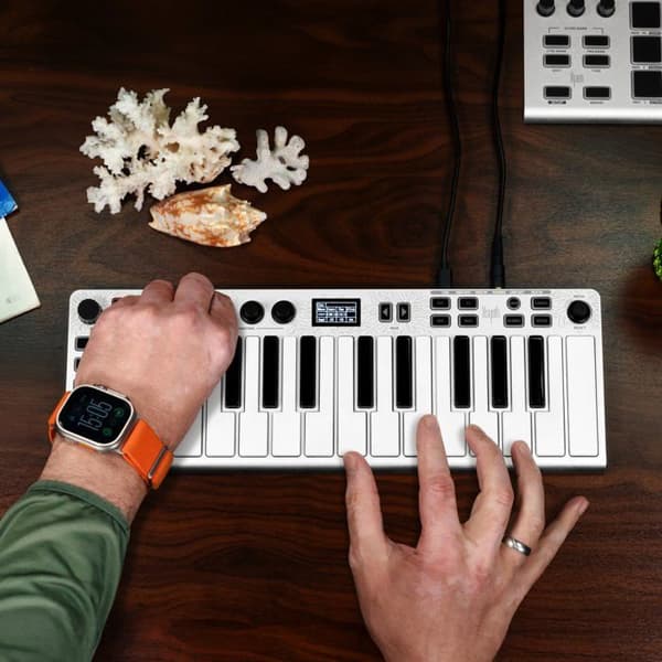 ESI Xsynth synthesizer