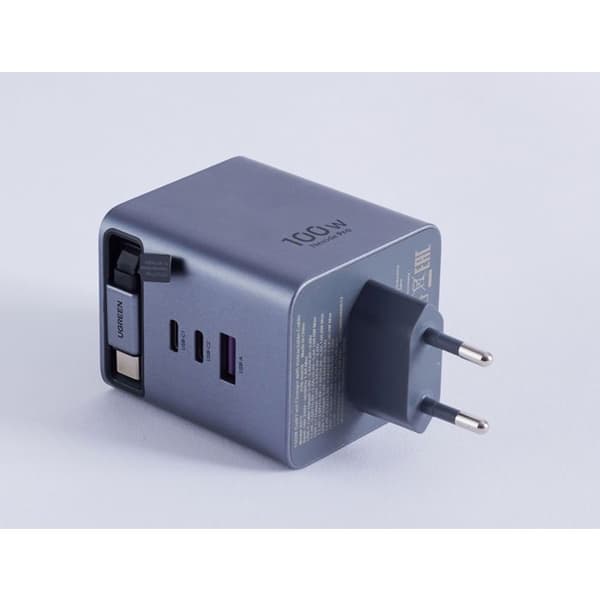 Nätadapter - UGREEN - 100W - 2x USB-C + 1x USB-A - Fällbar
