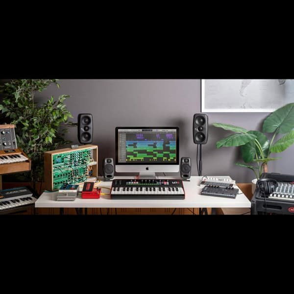 Synthesizer - IK Multimedia - UNO Synth Pro - Svart - Avancerad - Elektronik
