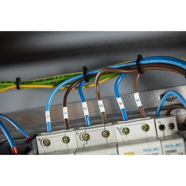 Etikettskrivare - Brother - PT-E560BTVP - Termisk - A4 - Trådad