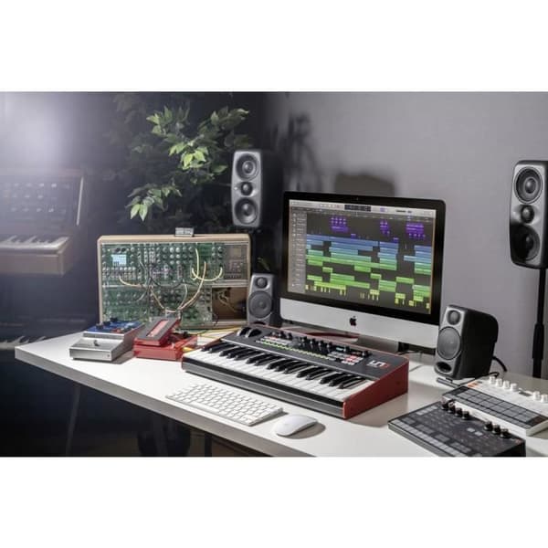 Synthesizer - IK Multimedia - UNO Synth Pro - Svart - Avancerad - Elektronik