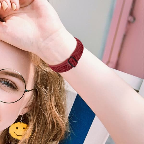 Fitbit Versa 2 / Versa Lite elastisk klokkerem med justerbar spenne - Rød