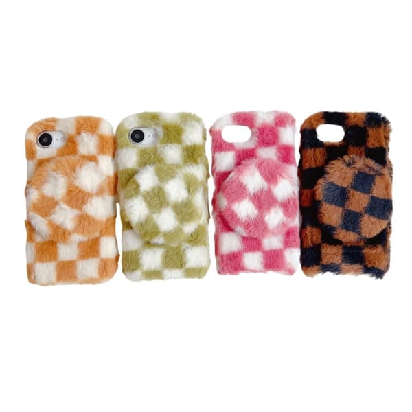 iPhone 16e Fluffy Case Checkered Pattern Winter Plush Inner Flexible Phone Cover with Mirror - Grøn