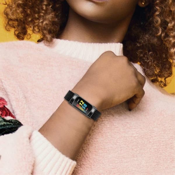 Fitbit Charge 5 milanesisk klokkerem i rustfritt stål - Svart