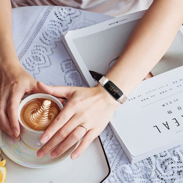 Fitbit Luxe elastisk klokkerem i nylon - Glitter Gull