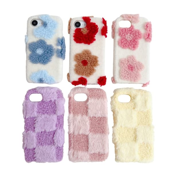 iPhone 16e Fluffy Case Checkered / Floral Pattern Winter Plush Inner Flexible Phone Cover - Lyserød