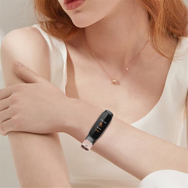 Fitbit Luxe urrem af okselæder i øverste lag med sort stik - Lyserød