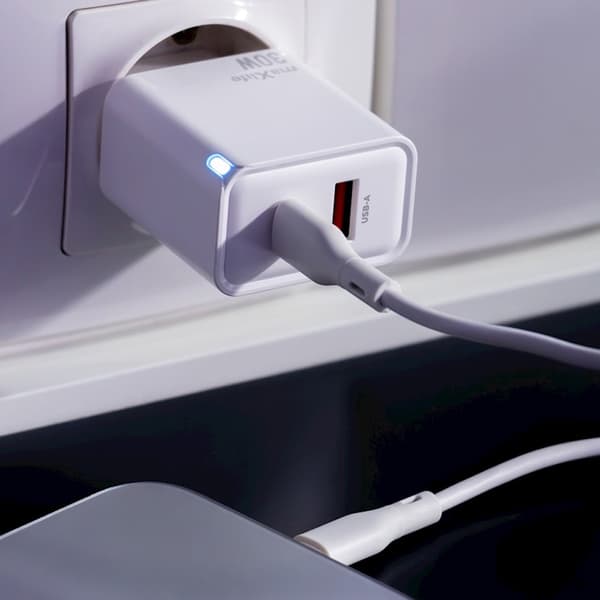 Maxlife GaN-lader med PD QC 1xUSB-C 1xUSB 30W - hvit
