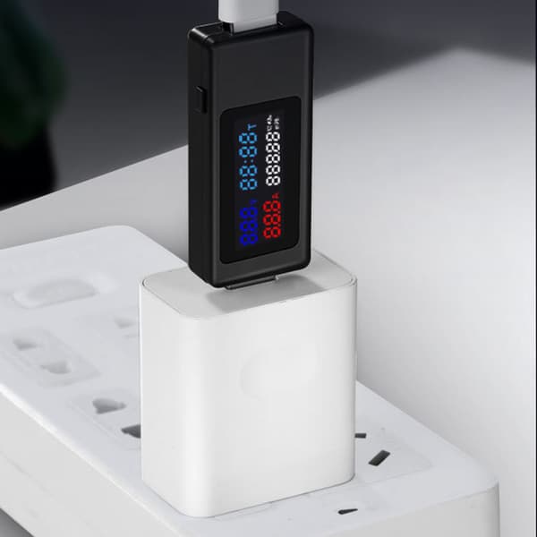 6-i-1 USB-strømmåler, spændingsstrømstester, timing, kapacitet, batterimonitor, farvedisplay multimeter