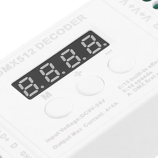 Mini 4CH Digital Display Decoder 15 Inbyggda Effekter DC9 till 24V Dekoderkontroller för RGBW LED-lampor