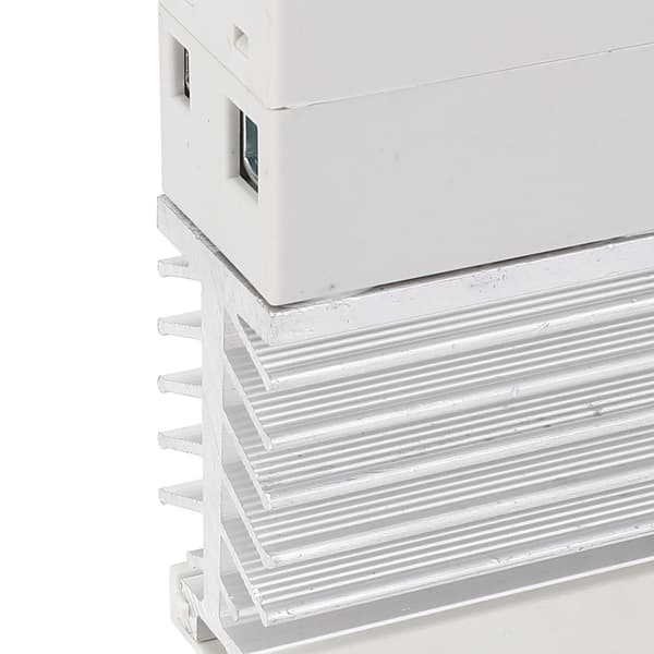 60A DC til AC Solid State Relæ, 35mm DIN-skinne Montering, Enfaset SSR med Køleplade, 3-32VDC Ind, 24-480VAC Ud