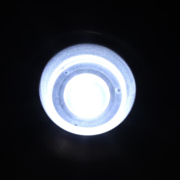 Kristallbas LED Vitt Ljus Silver Display Statyer Konst Glas Smyckeshållare