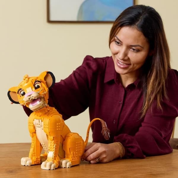 LEGO® Disney Classic 43247 Simba, den unge løvernes konge, samlerens dyrefigur