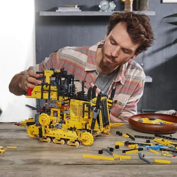LEGO® 42131 Technic Bulldozer D11 Cat Interactive Remote Control Byggfordon för vuxna med app