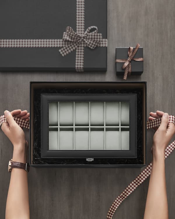 Kellorasia, 30.2x20.2x8 cm, Musta