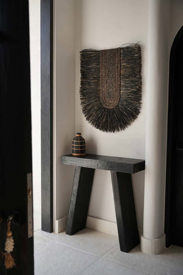 Seinäkoriste, The Dada, 5x74x87 cm, musta