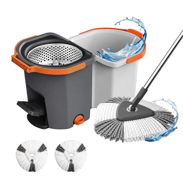 Moppisetti ämpärillä ja linkoajalla, Kodustaar
