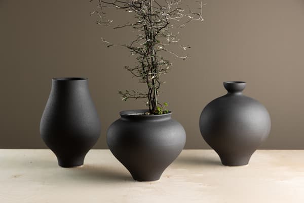 Vase Rellis 11x18x18 cm Sort