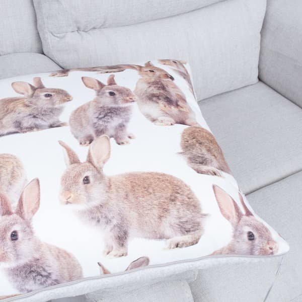 Kudde 45x45 cm kaninmönstrat tyg