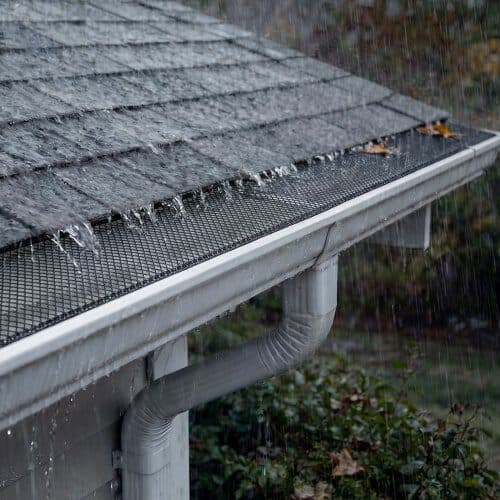 Gutter Guard 40-pack 36,58 m 152,4 mm pulverlackerat stål svart