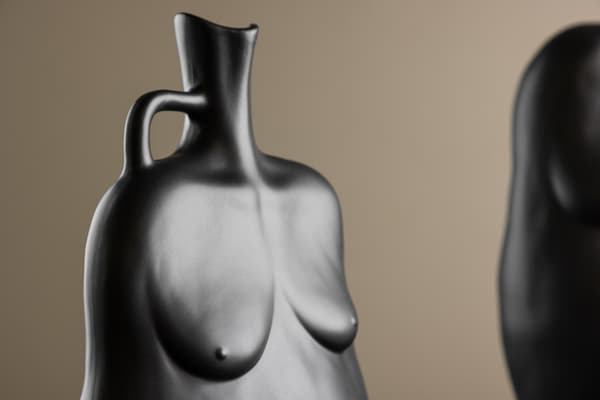 Vase Conta, 25x17x10 cm, sort stentøj