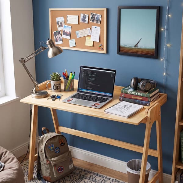 Plywood skrivebord, Kodustaar