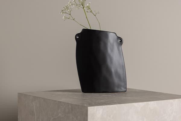 Vase, 21x14x5 cm, Sort, Stentøj
