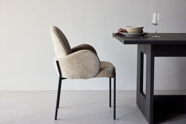 Spisestol Blom 2-pak sort stål beige stof